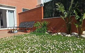 Bajo Con Jardin Privado